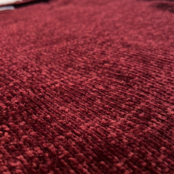 Beautiful maroon sweater open neckline - Picture 4 of 4